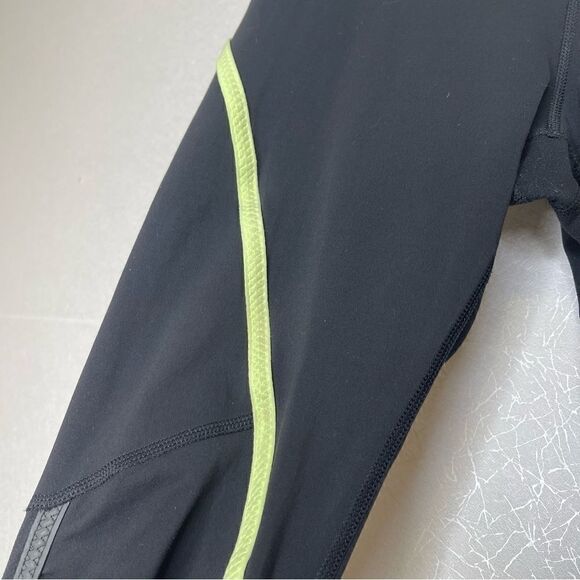 Lululemon Run Pace Crop Legging Black and Neon Yellow 4 - Picture 4 of 9